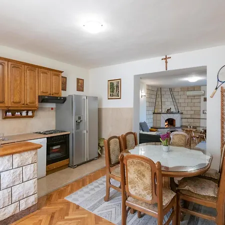 Holiday home Amazing In Runovic